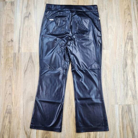 🔸️NWT Michael Kors Black Vegan Leather Flare Crop Pants Medium - Picture 3 of 11